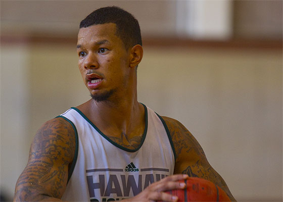 Negus Webster-Chan is back on the court for Hawaii. // Photo by Dennis Oda, Honolulu Star-Advertiser.