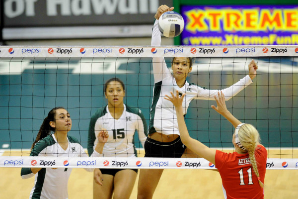 Olivia Magill and the Rainbow Wahine will play Texas in a spring exhibition match.
