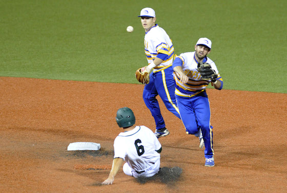 Hofstra turned the game-ending double play to beat Hawaii 3-2 on Wednesday night. Photo by Bruce Asato/Star-Advertiser.