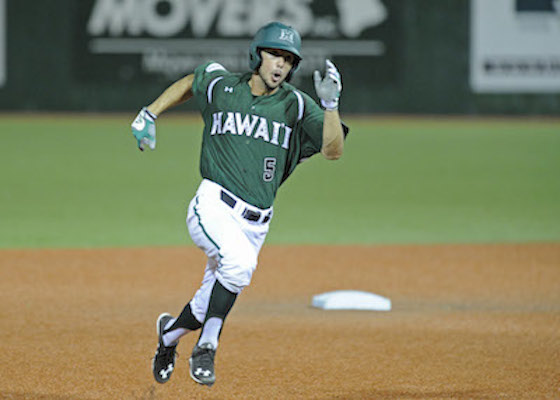 Hawaii 2B Stephen Ventimilia has four extra-base hits in the last two games. Photo by Bruce Asato/Star-Advertiser.