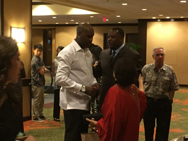 Benjy Taylor spoke with Gary Payton prior to banquet ceremonies.