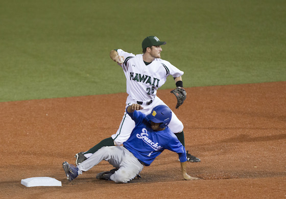 Shortstop Jacob Sheldon-Collins and the Rainbow Warriors want to avoid a series loss to the Gauchos. Photo by Cindy Ellen Russell/Star-Advertiser.
