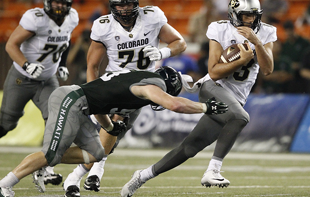 Hawaii defensive end Luke Shawley had a monster game against Colorado. (Jamm Aquino / jaquino@staradvertiser.com)