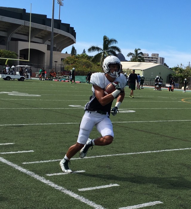 Receiver/tight end Makoa Camanse-Stevens