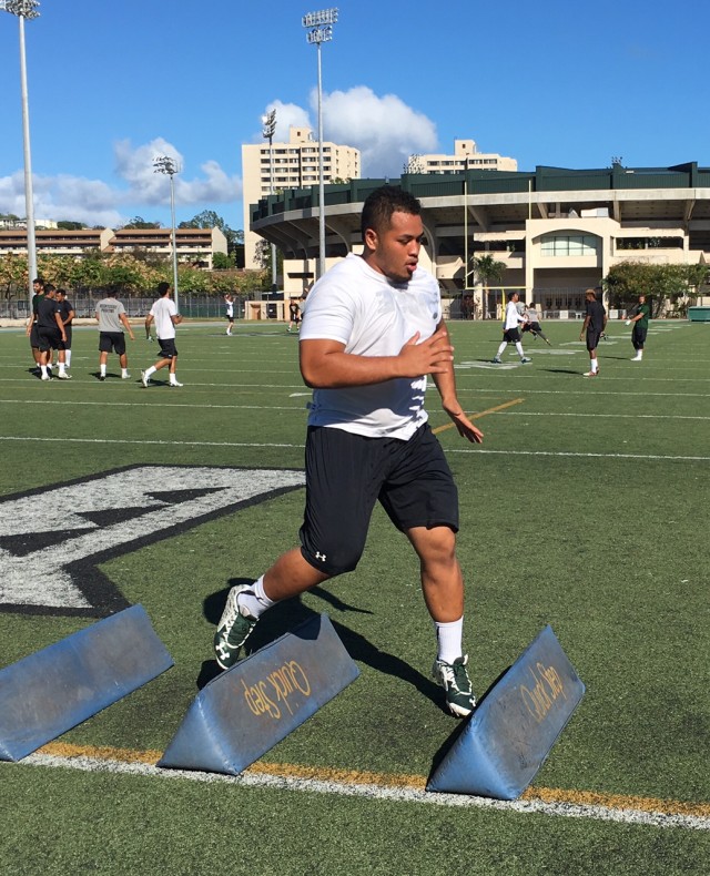 Offensive lineman Eperone Moananu 