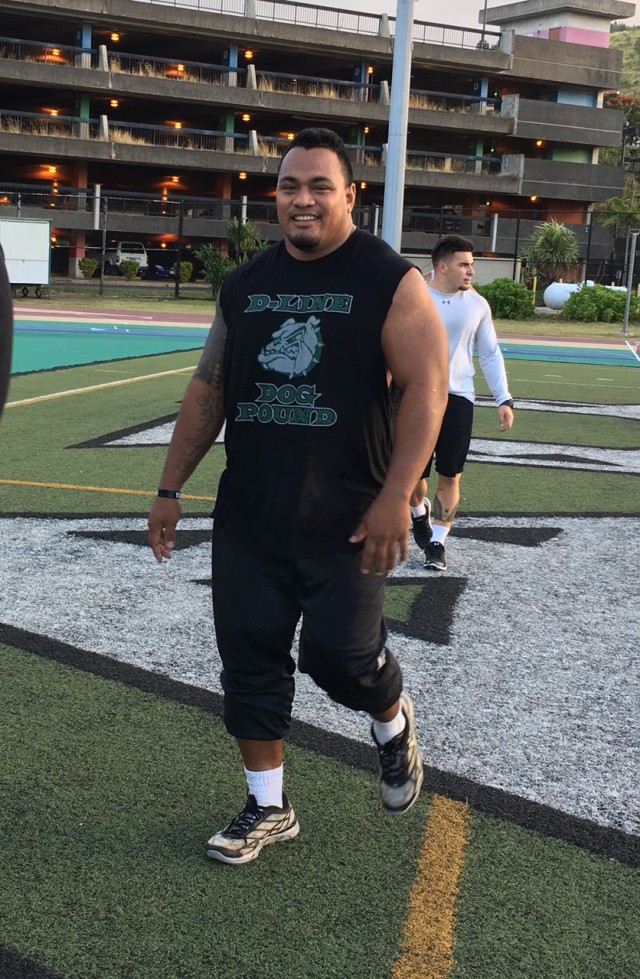 Nose tackle Kiko Faalologo