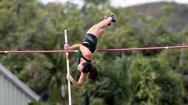 UH senior Amber Kozaki will compete in the pole vault on Saturday in the Rainbow Relays. Courtesy UH Media Relations.