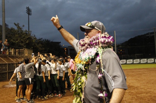UH softball coach Bob Coolen has 1,014 victories in his 31-year career, 942 coming in 26 years leading the Rainbow Wahine. Jamm Aquino/Star-Advertiser